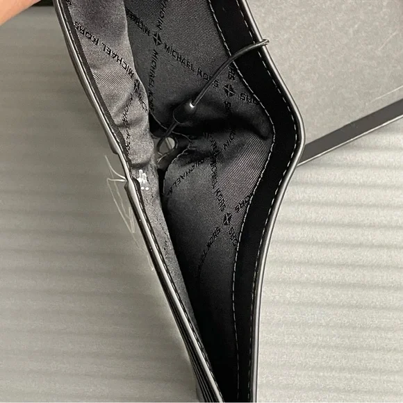 Michael Kors JetSet Mens Slim Billfold Wallet Black NIB 6 Card Slots Luxury Gift